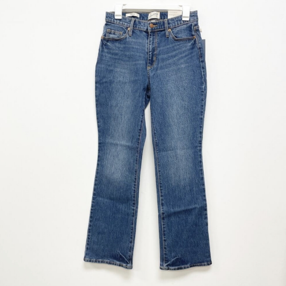 Universal Thread NWT Women's 12 Blue Wash Stretch Vintage Bootcut Jeans